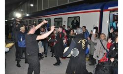 Turistik Doğu Ekspresi son durağı Kars’ta coşkuyla karşılandı