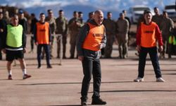 Bakan Soylu, Şırnak'ta jandarmalarla maç yaptı