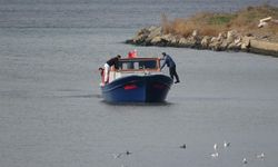 Balıkçıların Sarıçay'daki 'ölü yosun' sorunu
