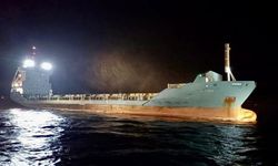 Çanakkale Boğazı'nda arızalanan gemi demirletildi