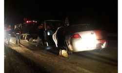 Isparta'da kamyonet ile otomobilin çarpıştığı kazada 1 kişi öldü, 3 kişi yaralandı