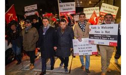 İsveç'te Kur'an-ı Kerim'in yakılması New York'ta protesto edildi