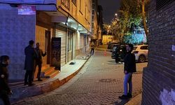Kağıthane'de üç kişi silahla vurularak yaralandı 