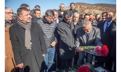 Kamer Genç vefatının 7. yılında mezarı başında anıldı