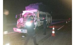 Kamyona arkadan çarpan kamyonetteki 2 kişi öldü