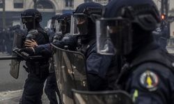 Paris'te polisin ateş açtığı kişi öldü