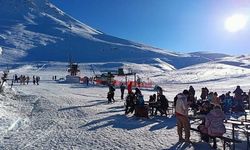 Yarıyılda tatilcilerin kayak tercihi Antalya oldu