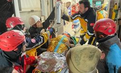 Adıyaman'da 77 yaşındaki kadın depremin 212. saatinde kurtarıldı