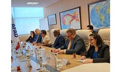 Ankara'daki yabancı diplomatlar depremzedeler için AFAD'a nakdi bağış yaptı