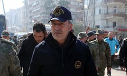 Deprem bölgesindeki Bakan Akar, NATO toplantısına katılmayacak