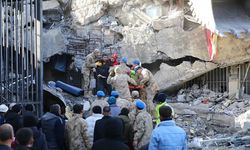 Deprem bölgesindeki çalışmalara yaklaşık 23 bin polis, jandarma ve sahil güvenlik personeli katılıyor