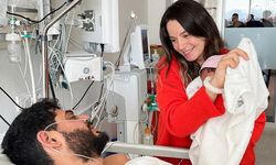 Hastane enkazından 261. saatte kurtarılan baba 12 günlük bebeğiyle buluştu