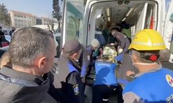 Hatay'da enkaz altında kalan bir kişi 155 saat sonra kurtarıldı