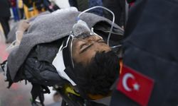 Hatay'da enkaz altında kalan iki kişi depremin 261. saatinde kurtarıldı