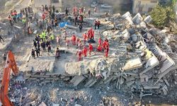 İnşaat mühendisleri deprem bölgesindeki hasar tespiti için gönüllü olarak sahaya indi