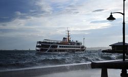 İstanbul'da vapur seferlerine lodos engeli