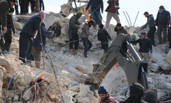 Kahramanmaraş merkezli depremlerden etkilenen Suriye'de ölenlerin sayısı 2 bin 530'a çıktı