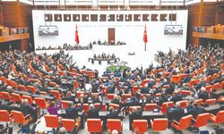 TBMM Genel Kurulu, EYT ve depremlerle ilgili araştırma komisyonu kurulması için mesai yapacak