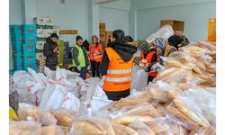 Van ve Bitlis'te depremzedeler için "sosyal market" kuruldu