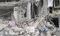 Adana'da depremde yıkılan binaların zemininde "jeoteknik deney" yapılacak