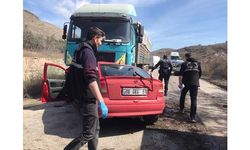 Ankara'da otomobille tırın çarpıştığı kazada 1 kişi hayatını kaybetti