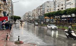 Antalya'da sağanak etkisini göstermeye başladı
