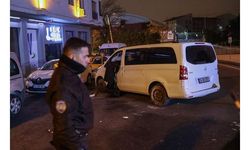 Bayrampaşa'da savrulan otomobilin sürücüsü hayatını kaybetti