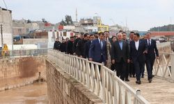 Dışişleri Bakanı Çavuşoğlu selden etkilenen Şanlıurfa'da