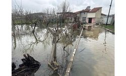 Elazığ'da sağanak bazı mahallelerde su baskınlarına neden oldu