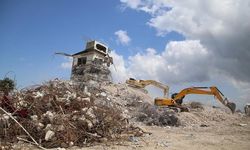 Hatay'da bina yıkım ve enkaz kaldırma çalışmaları 51 mahallede sürüyor