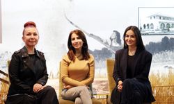 İş Sanat’ta Provadan Çıkıp Yaşasın Cumhuriyet Sergisi’ne Geldiler
