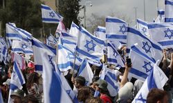 İsrail'de Netanyahu'nun ertelediği "yargı reformu"nun akıbeti tartışılıyor