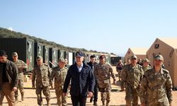 Milli Savunma Bakanı Akar, NATO'nun Türkiye'ye 4 bin kişilik çadır daha göndereceğini açıkladı
