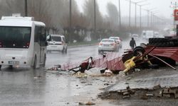 Muş'ta olumsuz hava koşulları nedeniyle eğitime 1 gün ara verildi