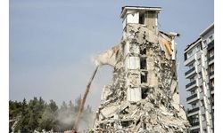 Nurdağı ve İslahiye'de acil yıkım kararı alınan 1224 binadan 950'si yıkıldı 