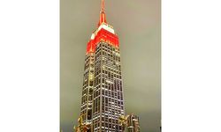 THE EMPIRE STATE BİNASI TÜRKİYE İÇİN KIRMIZI-BEYAZA BÜRÜNDÜ