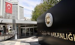 Türkiye, Danimarka'da Kur'an-ı Kerim'e ve Türk bayrağına yapılan saldırıyı lanetledi