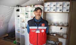 Çadır kentin "Mehmet abisi" depremzedelerin yardımına koşuyor