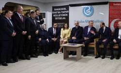 Cumhurbaşkanı Erdoğan, Bağcılar Ülkü Ocakları'nı ziyaret etti