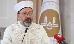 Diyanet İşleri Başkanı Erbaş'tan Kadir Gecesi mesajı: Kur'an-ı Kerim, indiği geceyi bir ömre bedel kılmıştır
