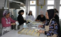 Edirne'de depremzede kadınlar için yemek kursu açıldı