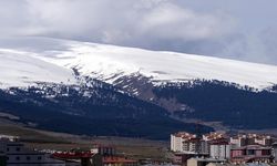 Erzurum, Kars ve Ardahan'da aralıklarla kar etkili oldu