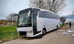 Eskişehir'de yolcu otobüsünün bariyere çarpması sonucu 17 kişi yaralandı