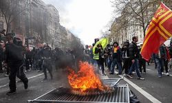 Fransa'da emeklilik reformu karşıtı gösteride 111 kişi gözaltına alındı