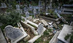 Hatay'daki mezarlıklarda da depremin tahribatı büyük oldu