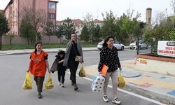 KADEM Edirne'de yaşayan depremzedelere yardımlarda bulunuyor
