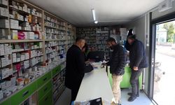 Kırıkhanlı depremzede eczacılar konteynerlerde hizmet veriyor