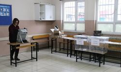 Trakya'da yaşayan çifte vatandaşlar, Bulgaristan'daki seçimler için oy kullanmaya başladı
