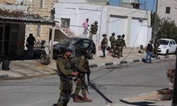 Yahudi yerleşimciler Ramallah ve Bire kasabalarının girişlerini kapattı