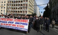 Yunanistan'da emekliler maaşlarına zam talebiyle eylem yaptı